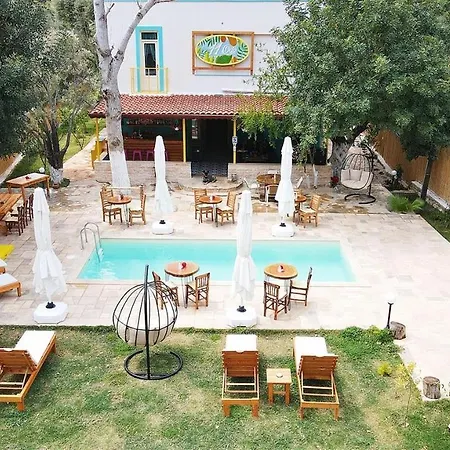 11 Boutique Bed & Breakfast 2*