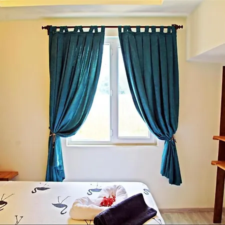 11 Boutique לינה וארוחת בוקר 4*